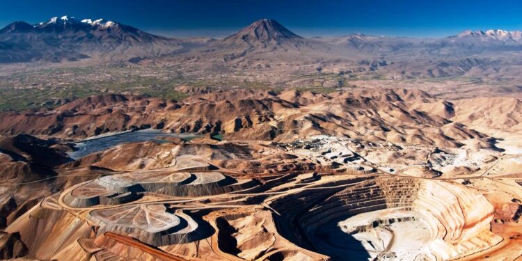 Arequipa: Minera Zafranal capacita a productores de palta y cítricos en el valle de Majes