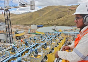 El efecto «Perú» que ayuda a la minera de los Luksic en Londres