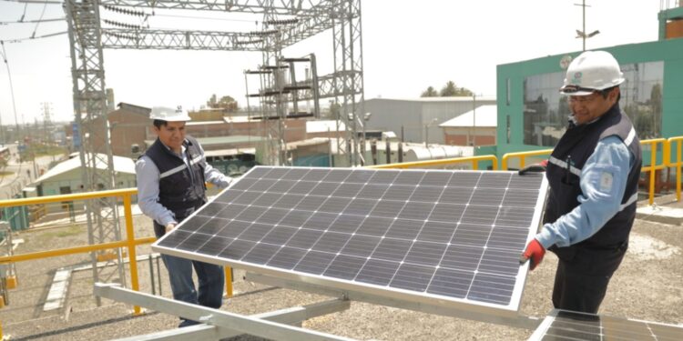 INFORME: Crecen las inversiones en generación de energía eólica y solar en el Perú