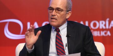 Roque Benavides: “No puede ser que nos demoremos más de un año para un permiso de exploración”
