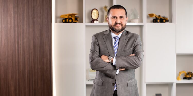 Julio Molina asume como presidente ejecutivo de Komatsu-Mitsui
