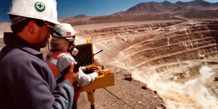 Instituto de Ingenieros de Minas del Perú califica de ilegal exigir trámites de cuatro años para las exploraciones mineras