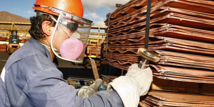 Consumo y demanda mundial del cobre será de 33 millones de toneladas al 2033