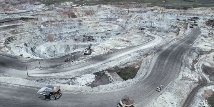 Macroconsult: Minera Antapaccay representa el 1.1% de la economía del Perú