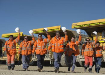 Sector minero: Empleo directo en la industria minera sigue al alza con 237,008 puestos en octubre de 2023