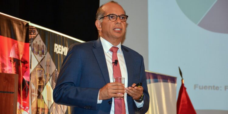 Luis Miguel Castilla: “Si no es por la actividad minera, la contracción económica del Perú alcanzaba el 2%”