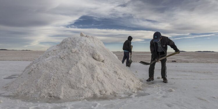 Perú alista una refinería de litio con capacidad de 100.000 toneladas al año