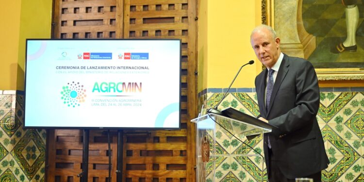 Canciller González-Olaechea: “Política exterior reforzada busca desarrollar acciones que promuevan el potencial minero y agrícola del Perú”