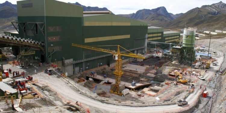 Ejecutivo impulsará ejecución de 5 proyectos mineros emblemáticos