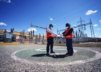 Alistan inversiones por más de 350 millones de soles en obras de servicio eléctrico