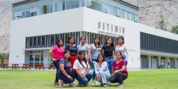 Capacitaciones impulsadas por Hochschild y CETEMIN fortalecen el talento femenino en el sector minero peruano
