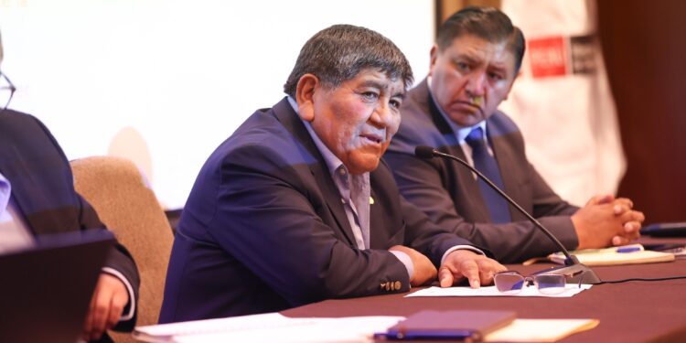 Ministro Rómulo Mucho destacó la organización y los objetivos constructivos de AGROMIN 2024