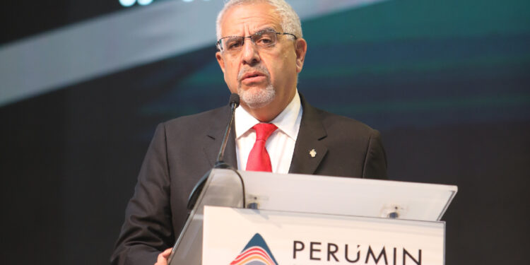 Abraham Chahuan: «Estado debe aplicar normativa contra la minería ilegal y no solo supervisar la inversión formal»