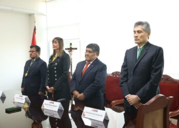 Ministro Rómulo Mucho tomó juramento a los nuevos vocales titulares del Consejo de Minería