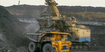 Ranking del Instituto Fraser: Tramitología y minería ilegal impactan en descenso del Perú