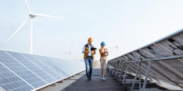 Expertos a favor de una transición energética renovable y justa