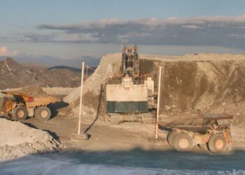 Especialistas afirman: Luz verde a Tía María sería buena señal para recuperar confianza en inversiones