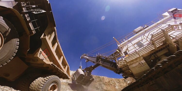 SNMPE: Exportaciones mineras peruanas crecen 2.7 % en periodo enero-abril 2024