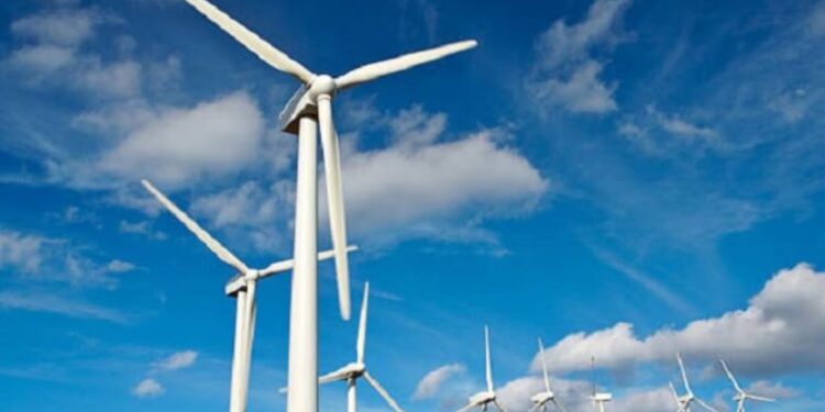 Producción eléctrica con energías renovables crece y fue 8.1 % del total en abril