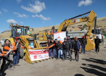 Minera Las Bambas entregó maquinarias de línea amarilla a comunidad de Chicñahui