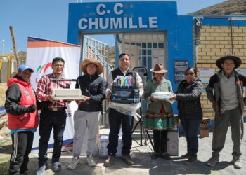 Las Bambas entrega equipos para Programa de Alfabetización en Comunidades