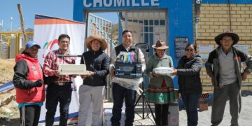Las Bambas entrega equipos para Programa de Alfabetización en Comunidades
