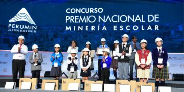 Colegios de alumnos ganadores de Premio Nacional de Minería Escolar recibirán hasta S/ 5,000