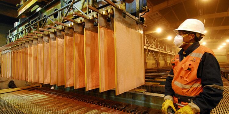 Minem: tecnologías avanzadas ayudan en explotación de minas profundas y remotas