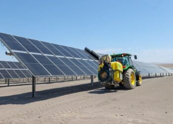 Moquegua: Ministro Mucho inauguró Central Solar Fotovoltaica de Clemesí