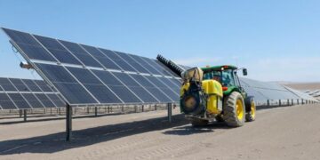 Moquegua: Ministro Mucho inauguró Central Solar Fotovoltaica de Clemesí