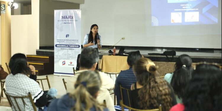 Empresarios y estudiantes fueron capacitados y asesorados para fortalecer negocios turísticos en Majes El Pedregal