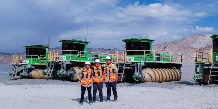 Egresados de Cetemin son contratados por empresa transnacional australiana