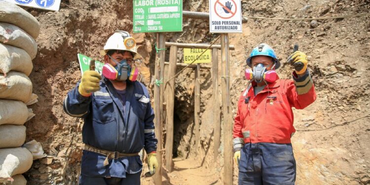 Gobierno oficializa ley que amplía plazo de formalización de la minería artesanal por seis meses