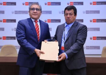 Firman primeros contratos individuales de explotación para actividad minera artesanal