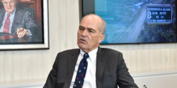 Roque Benavides propone la creación de un ministerio de Formalización frente a avance de la minería ilegal