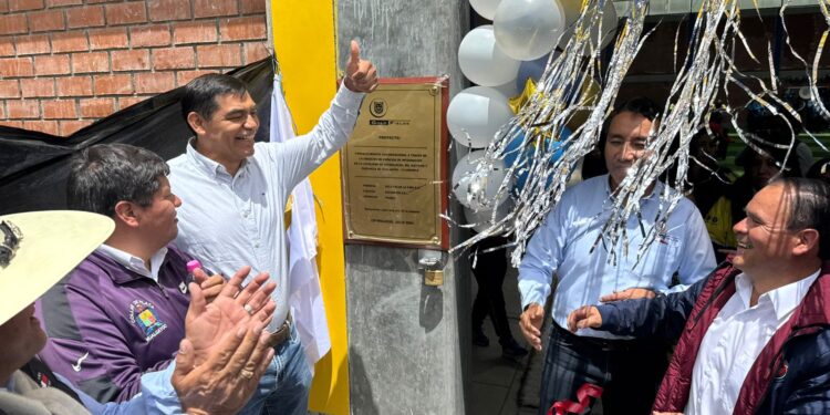 Coymolache Bajo celebra la entrega de moderna casa comunal y coliseo multiusos gracias a Gold Fields