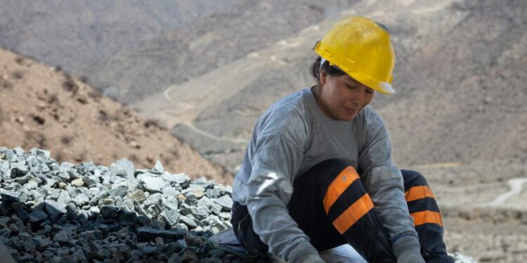 La participación femenina en exploración minera en Perú alcanza el 12%