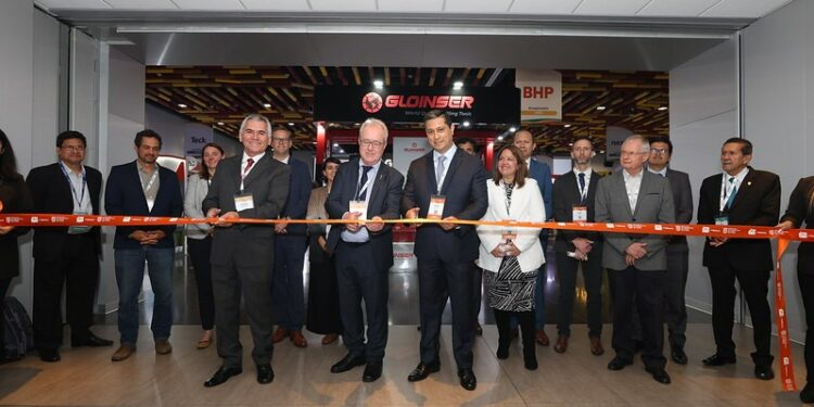 Perú exhibe su potencial geológico en proEXPLO 2025