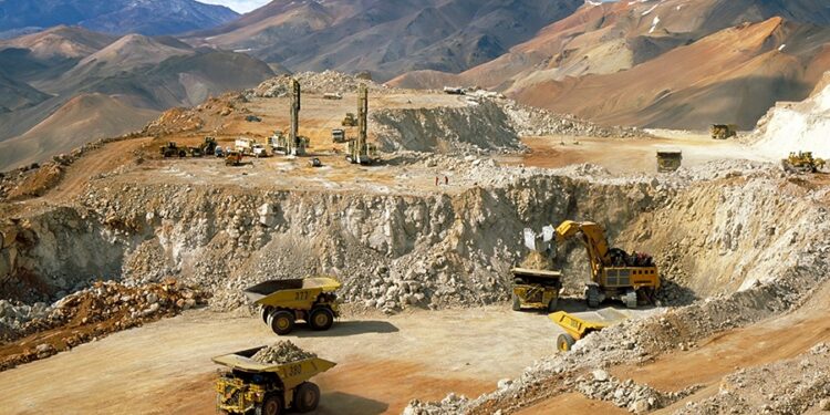 Inversión minera extranjera empieza a priorizar Argentina por encima de Perú