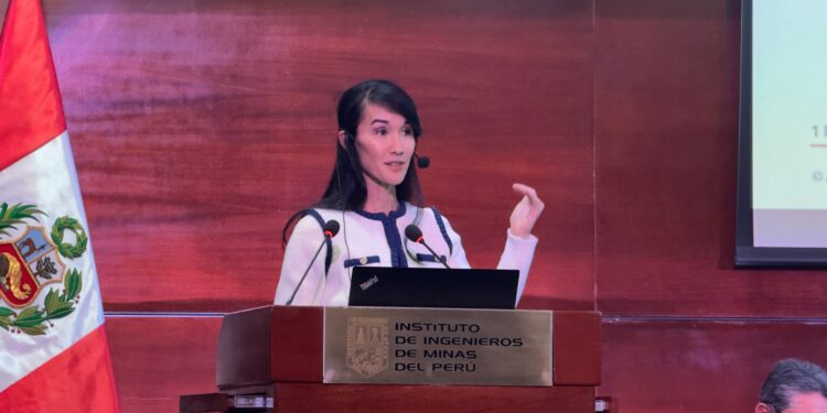 La inclusión de mujeres en minería mejora la productividad, la innovación y el desempeño colectivo, concluyen especialistas