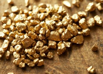 IPE: Tensiones geopolíticas apuntan al alza del oro y una mínima afectación para exportaciones del cobre