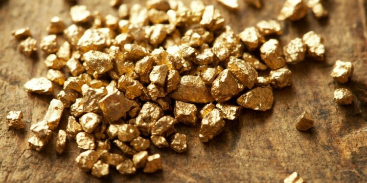 IPE: Tensiones geopolíticas apuntan al alza del oro y una mínima afectación para exportaciones del cobre