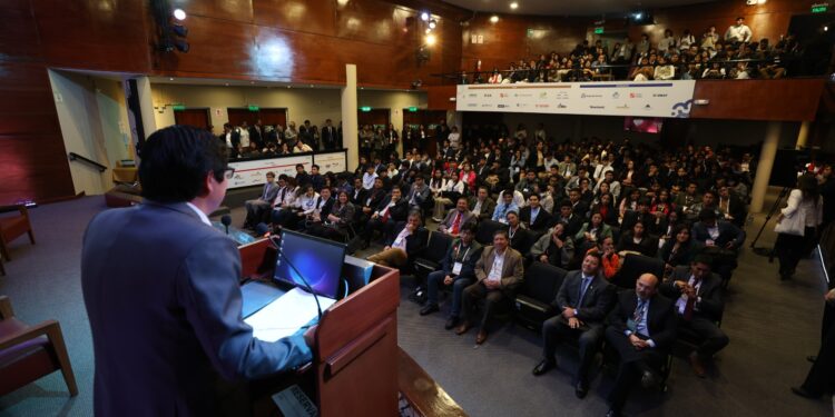 IIMP potencia el liderazgo juvenil con su Comité de Egresados Jóvenes