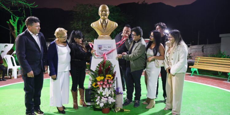 Inauguran remodelación de Parque Américo Delgado en Huancarqui