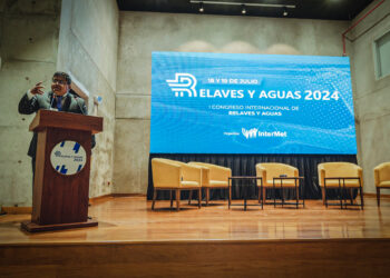 Aguas y Relaves 2025: “En relaves no competimos; cualquier falla puede afectar todo un negocio en el país”, afirma el Ing. Edgar Quiroz