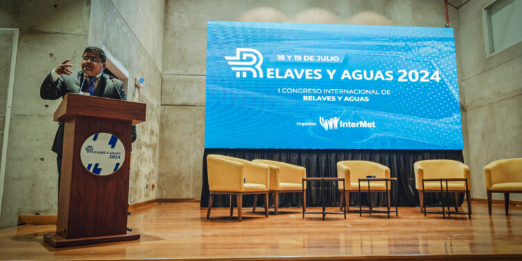 Aguas y Relaves 2025: “En relaves no competimos; cualquier falla puede afectar todo un negocio en el país”, afirma el Ing. Edgar Quiroz