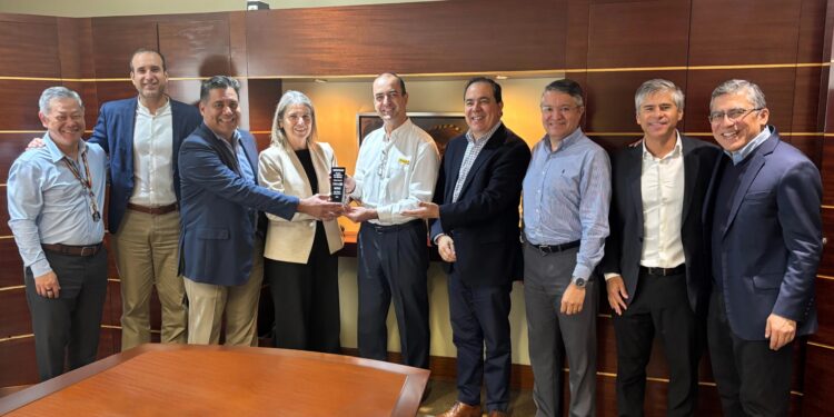 Ferreyros llega a PERUMIN reafirmándose como el mejor dealer minero de Caterpillar en el mundo