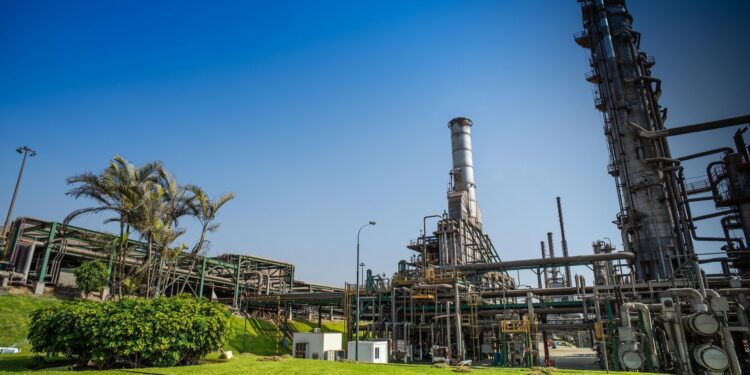 Refinería La Pampilla recibe nuevamente máxima distinción del MINAM por reducción de emisiones