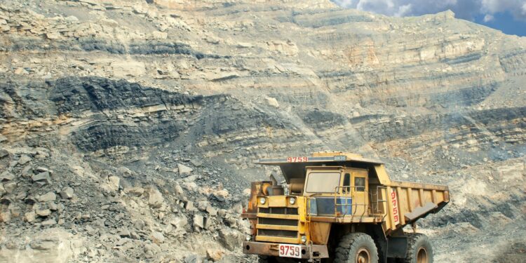 Inversión minera en alza impulsa mayor demanda de seguros y reaseguros en Perú