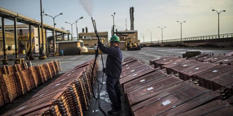 Las mineras que lideran las exportaciones peruanas en 2025 y sus destinos clave